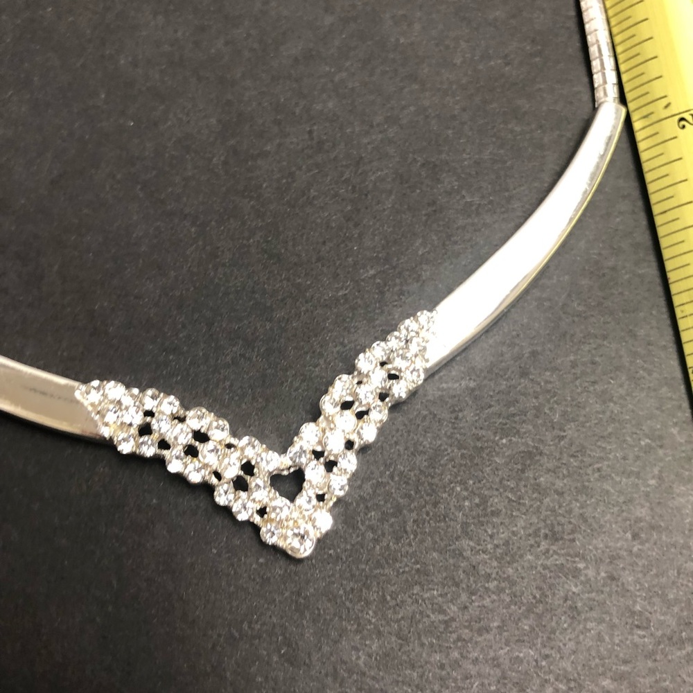 Marked Silver Tone Omega Rhinestone V Shaped Fashion Necklace 16” W 3” Ext